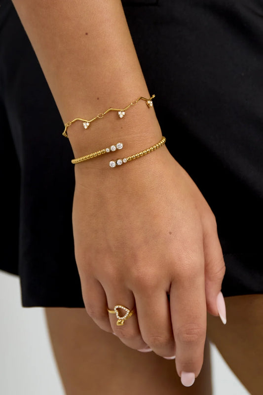 Zigzag Heart armband goud - lifestyle foto