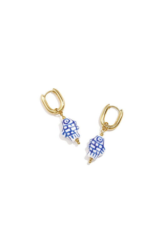 Squoval Oorbellen met Geruite Vis Charm