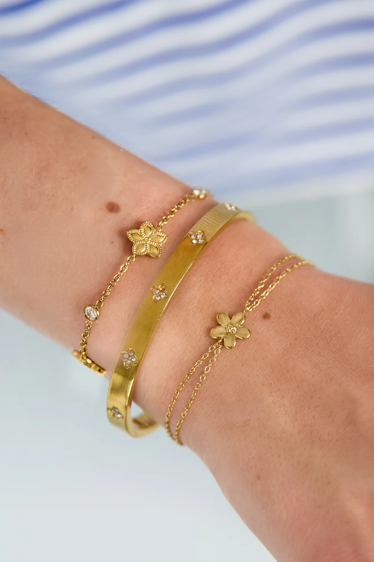 Bloesem Duo armband goud - lifestyle foto